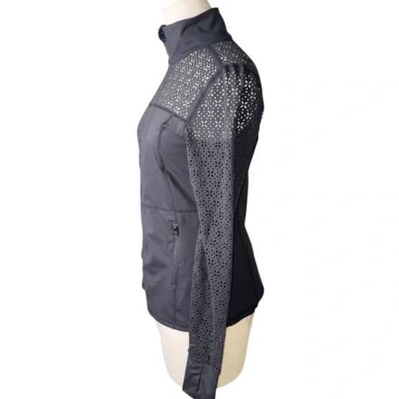 Carbon 38 Laser Cut Zip Run Top in Diamond Compression - Picture 5 of 8